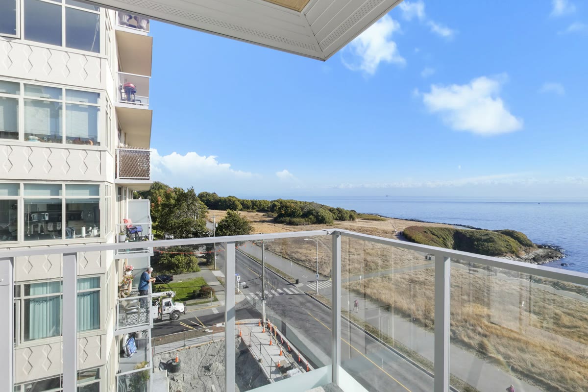 Balcony overlooking the coast